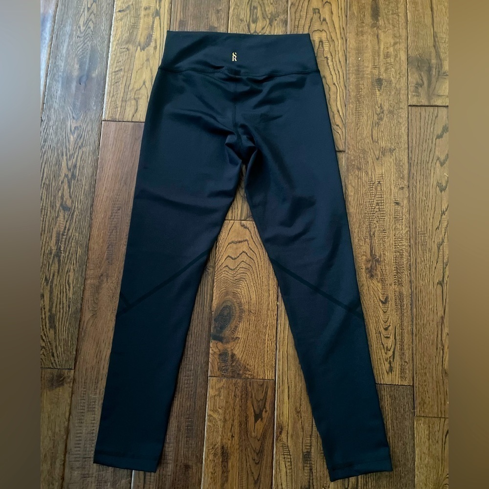 NWOT Style Reform Streamline 7/8 Leggings